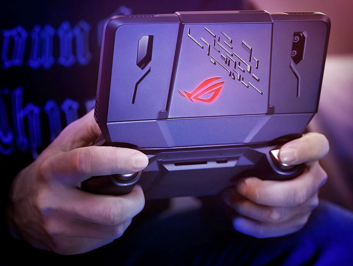 asus_rog_phone_press_13_resize.jpg